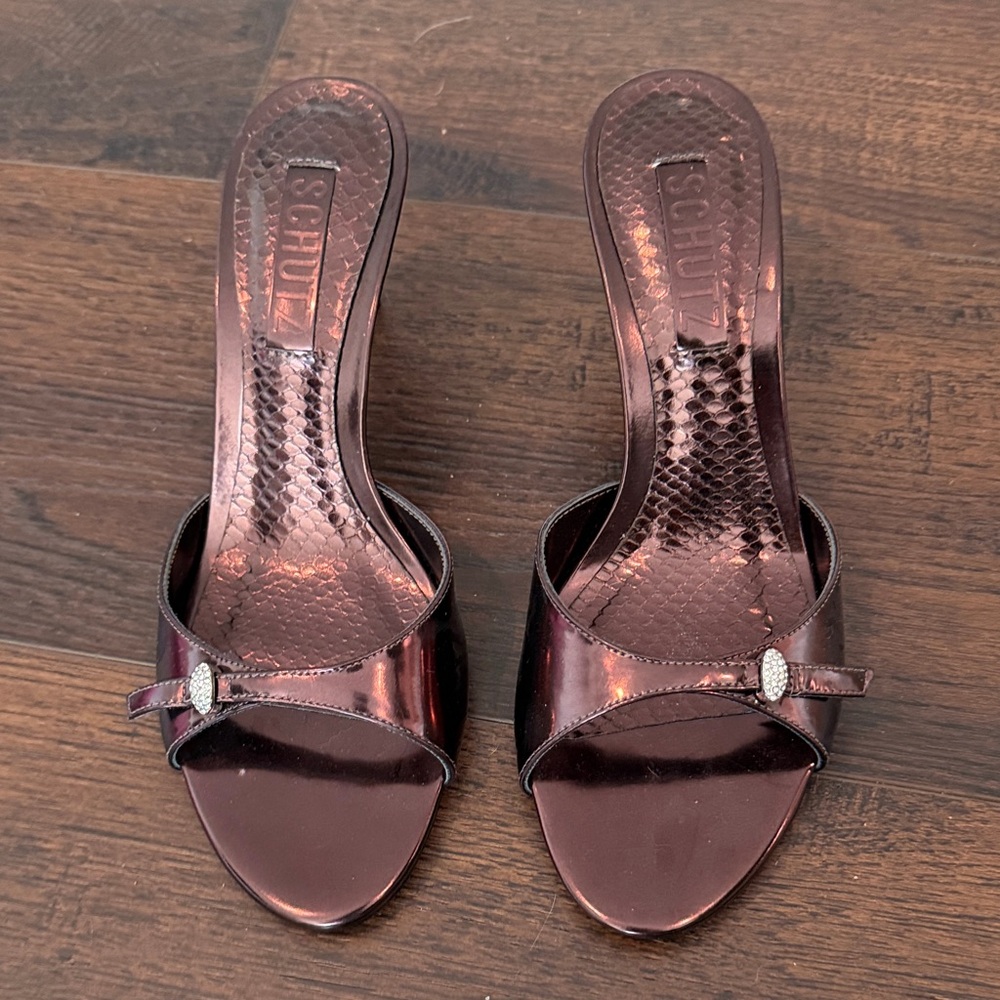 SCHUTZ Women's Shiny Brown Mules